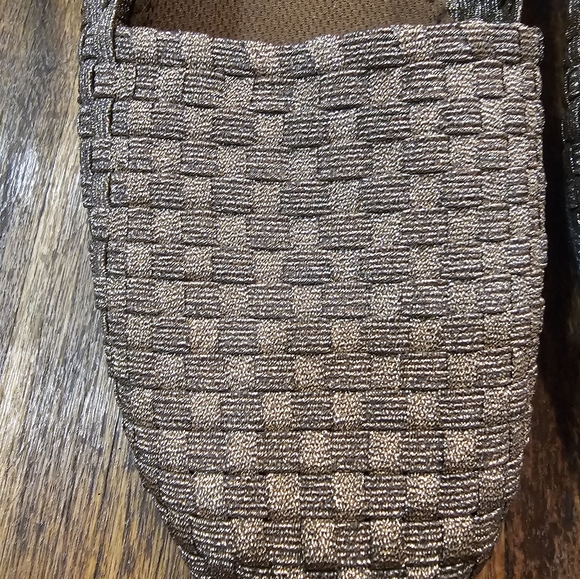 New! Sparkly Gold Bernie Mev. Demure Flats - Size 41 - NIB - Picture 2 of 7